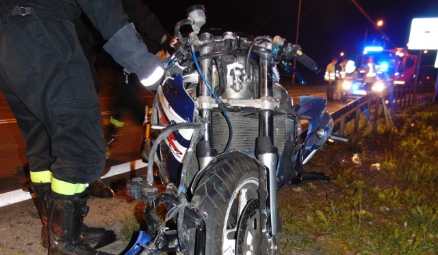 28-letni motocyklista zginął 21 września br. na obwodnicy Olkusza. Zderzył się z samochodem, który skręcał z obwodnicy w ulicę Sosnową. Był to kolejny tragiczny wypadek na tej trasie