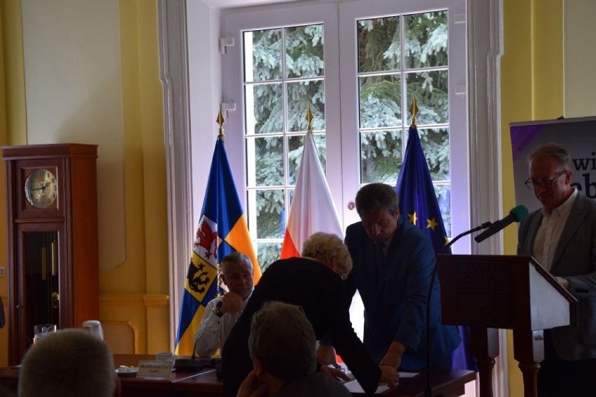 Lębork. Mirosław Tandek został drugim wiceprzewodniczącym rady powiatu lęborskiego FOTO,VIDEO