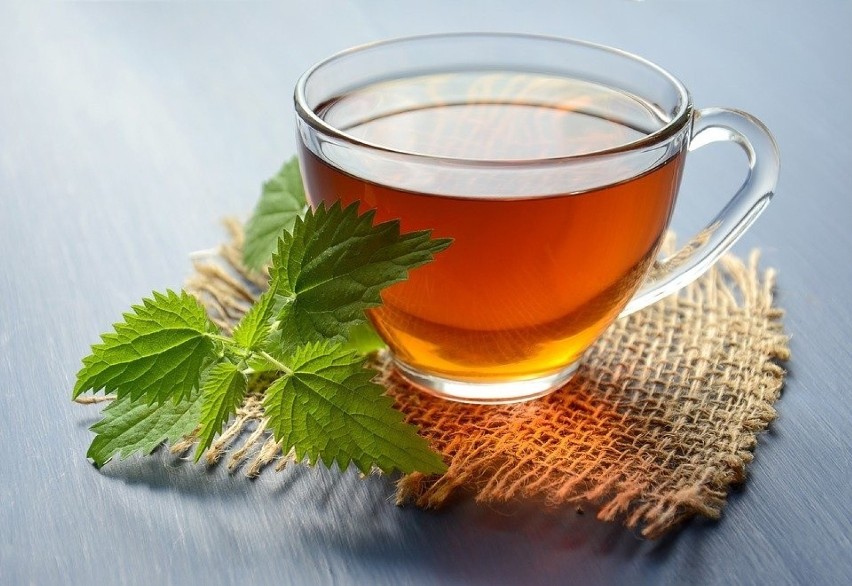 Pijmy herbaty ziołowe wspomagające trawienie....