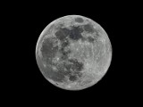 W nocy z wtorku na środę księżyc był taaaaaaaaki jasny i wielki. Mamy Wasze zdjęcia!