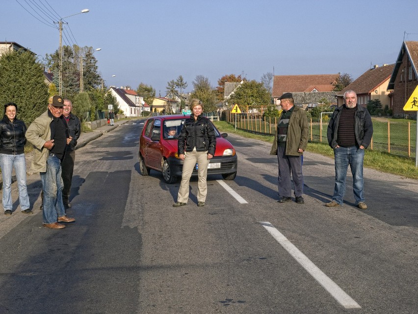 Mieszkańcy Piaszczyny przeprowadzili próbę blokady drogi