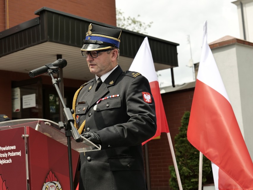 Dzień Strażaka 2022 w PSP w Poddębicach. Nowy wóz bojowy, awanse i odznaczenia ZDJĘCIA
