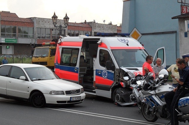 Ubiegłoroczny wypadek z udziałem pogotowia ratunkowego na ulicy Mirowskiej