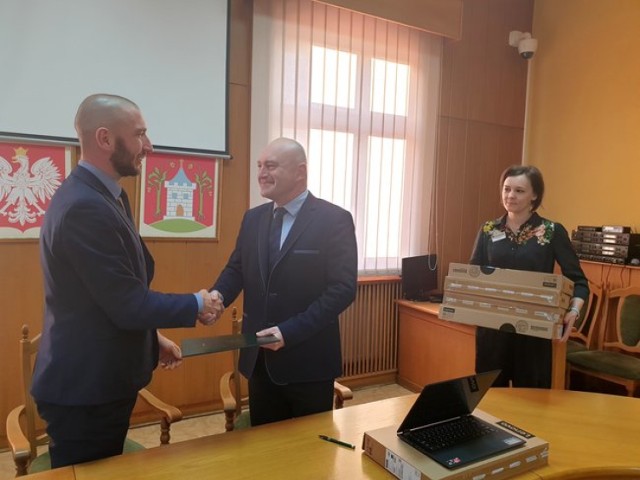 Gmina Śmigiel. Nowe komputery trafiły już do szkół