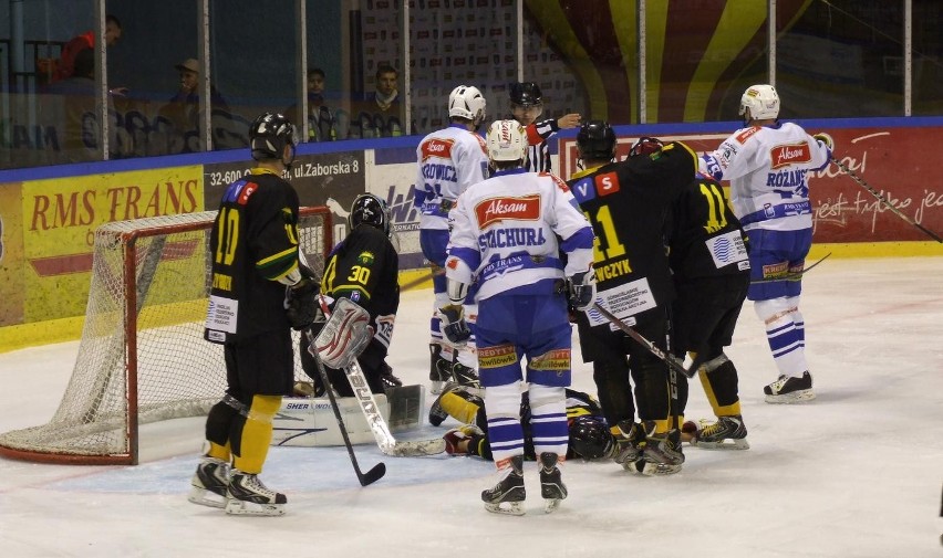 Wygraną nad GKS Katowice (2:1) Jewgienij Lebiediew nie ocalił posady trenera hokeistów Unii Oświęcim