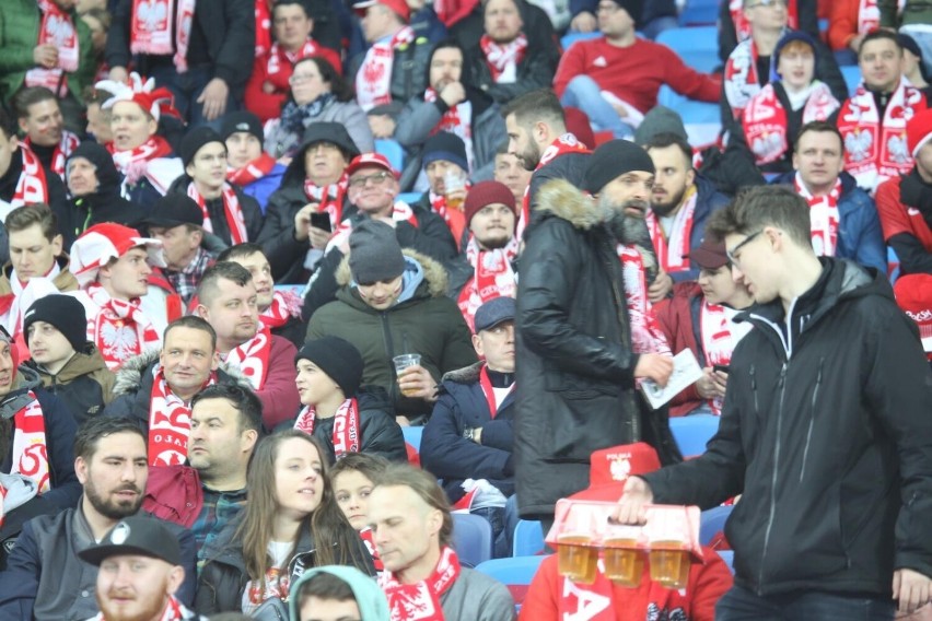Polscy kibice na meczu barażowym ze Szwecją na Stadionie...