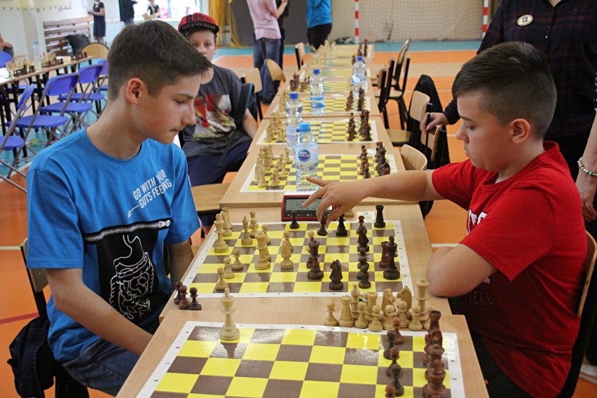 Najlepsi młodzi szachiści z Kraśnika! Za nami II Miejski Turniej Szachowy (ZDJĘCIA, WYNIKI)