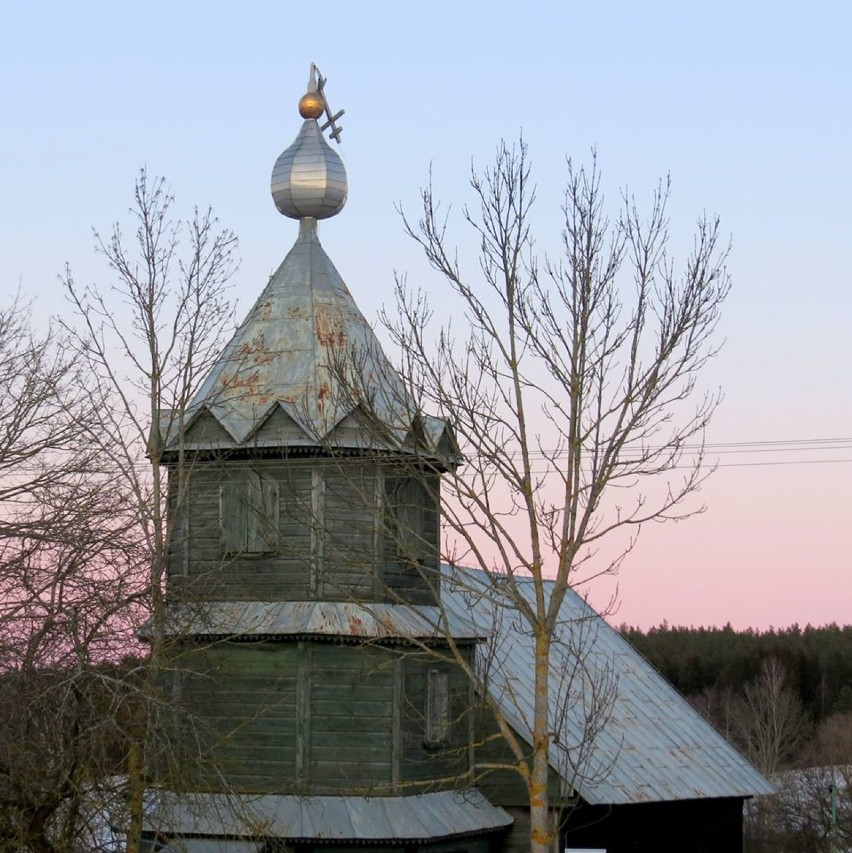 Wichura zniszczyła zabytkową molennę staroobrzędowców w Wodziłkach (gmina Jeleniewo)