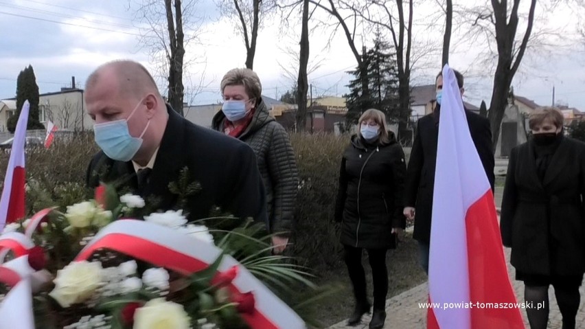 Dzień Pamięci Ofiar Zbrodni Katyńskiej. Tak wyglądały obchody w powiecie tomaszowskim ZDJĘCIA