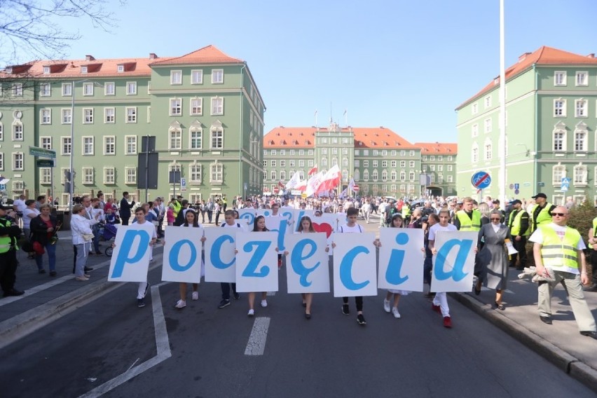 Szczeciński Marsz dla Życia pod hasłem "Piękni od poczęcia" przeszedł ulicami miasta [ZDJĘCIA, WIDEO]