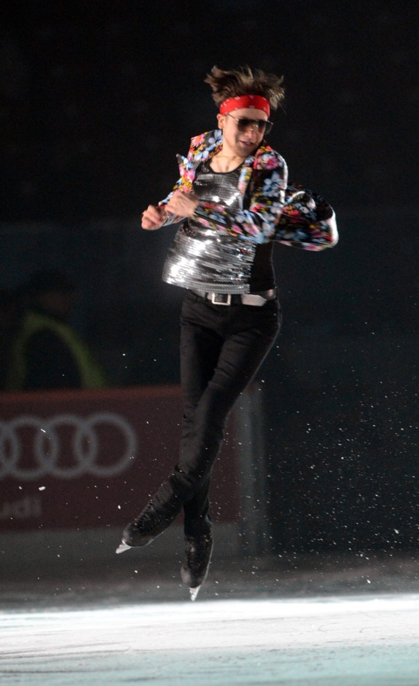 Kings on Ice. Popis łyżwiarskich umiejętności na Stadionie...