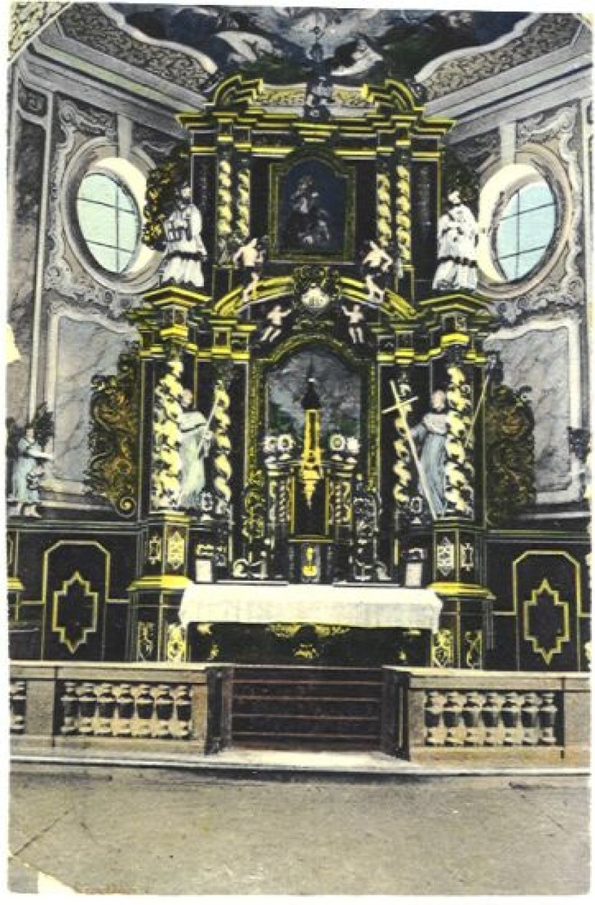 Ołtarz w przedwojennym kościele w Siedlcu