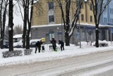 Zamość zimową porą. Zamiecie, zawieje, mróz, zaspy, próby odśnieżania – od kilku dni mieszkańcy miasta zmagają się ze skutkami zimy[ZDJĘCIA]