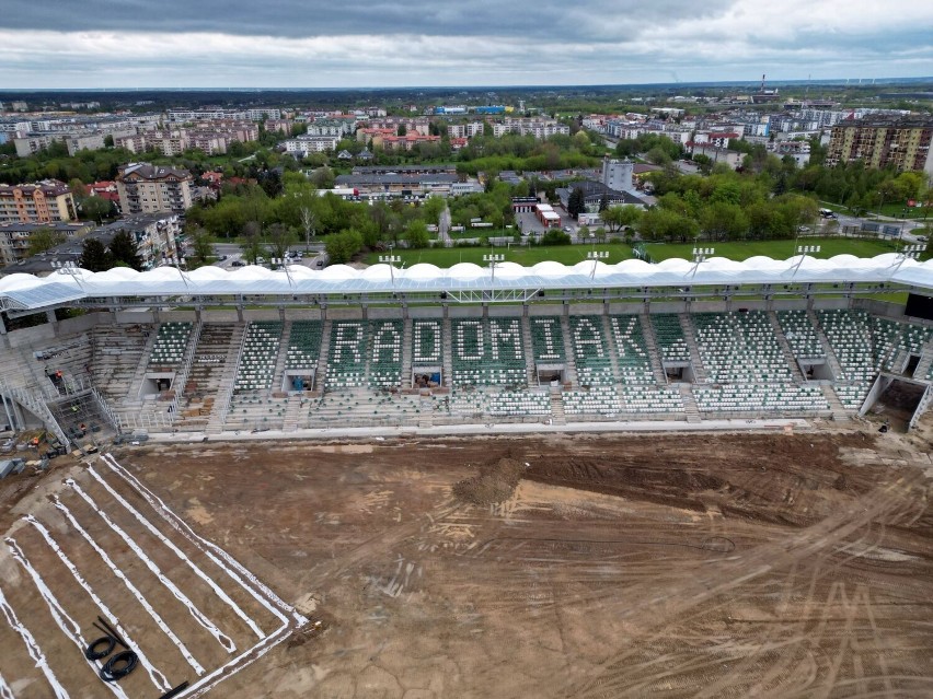 Stadion już robi wrażenie. Zobaczcie zdjęcia na kolejnych...