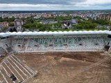 Budowa stadionu dla Radomiaka z lotu ptaka. Z góry widać, jak rośnie nowy obiekt przy ulicy Struga. Zobaczcie wyjątkowe zdjęcia