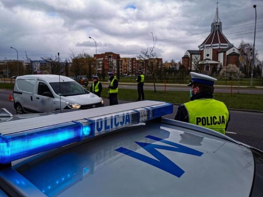 Koronawirus w Podlaskiem. Policja kontroluje mieszkańców. Posypały się kolejne mandaty, pouczenia i wnioski do sądów