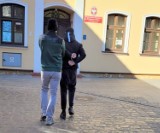 Oszust z pow. żnińskiego, który próbował w Bydgoszczy wyłudzić pieniądze od 91-latka metodą "na policjanta", wpadł na gorącym uczynku 