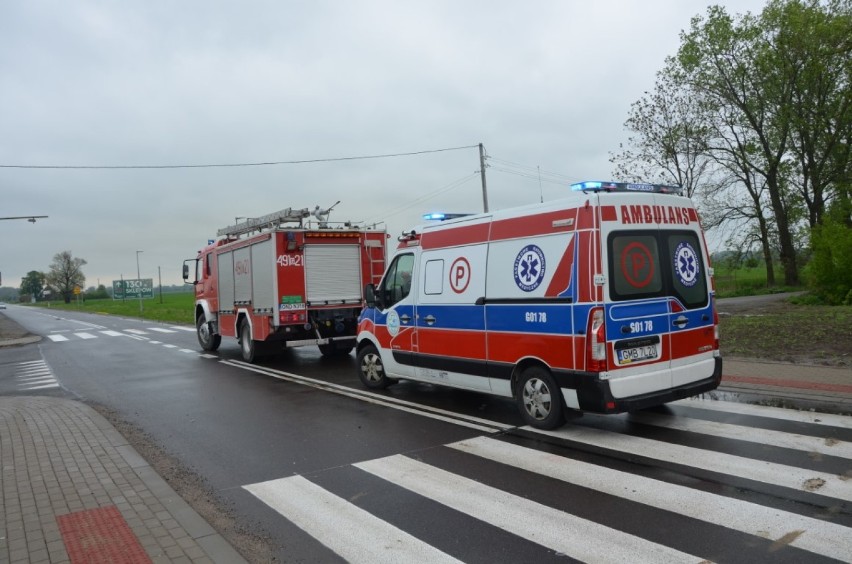 Wypadek za Kmiecinem. Nieprawidłowy manewr i rowerzysta w stanie nietrzeźwości.