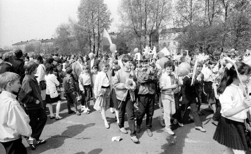 Pochód pierwszomajowy w Sosnowcu. Rok 1988. Ktoś jeszcze pamięta tamte czasy? ZDJĘCIA