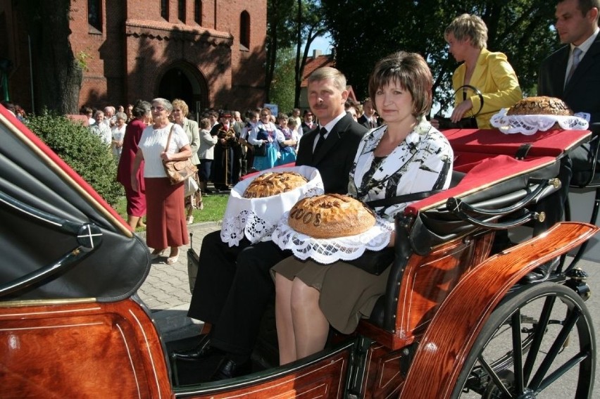Dożynki powiatowe Lubraniec 2008 [archiwalne zdjęcia]