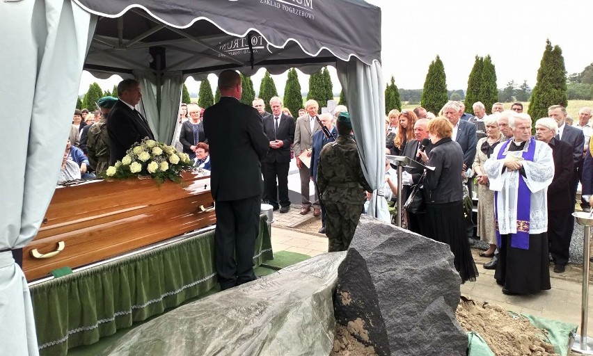 Bohdan Pilarski, znany muzykolog i polityk spoczął na cmentarzu w Piaskach[ZDJĘCIA z UROCZYSTEGO POGRZEBU]