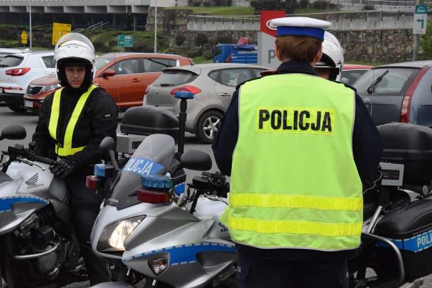 Akcja bielskiej policji: Nie zapiąłeś pasów? Mandat, albo… symulator ZDJĘCIA