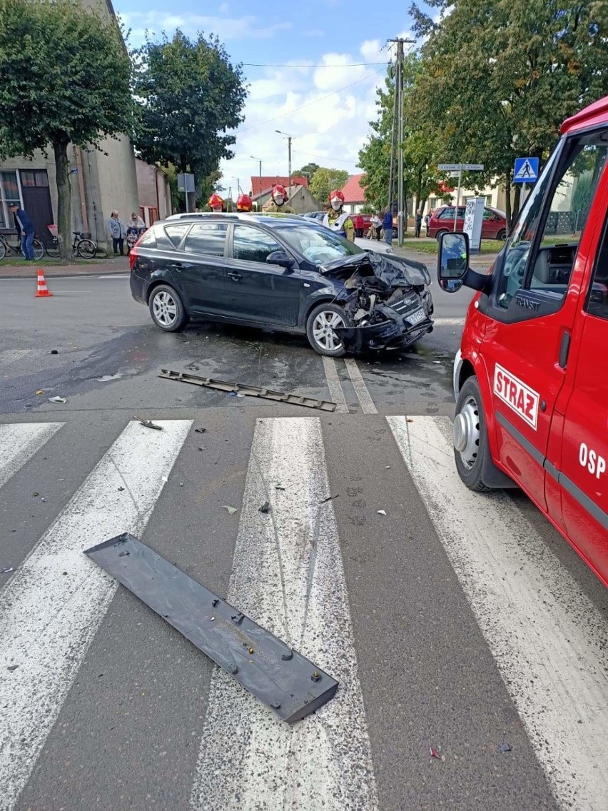 Wypadek  drogowego w Golinie. Kierujący busem nie zatrzymał się na znaku STOP