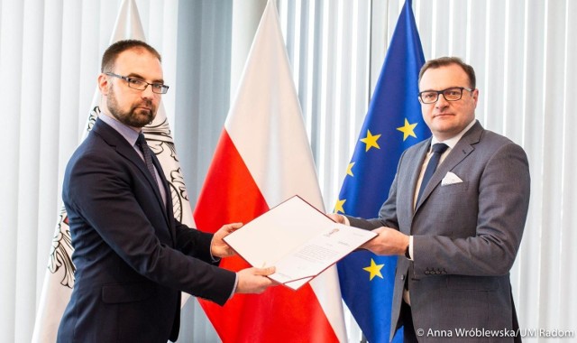 Mateusz Tyczyński, wiceprezydent Radomia (z lewej) na polecenie Radosława Witkowskiego, prezydenta Radomia (z prawej) przeprowadzi nadzór nad analizą potrzeb i wymagań w sprawie budowy nowego szpitala w Radomiu.