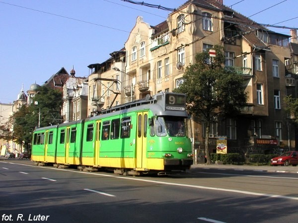 W pierwszej połowie lat 90. z Amsterdamu przekazano 18 tramwajów 1G i 2G (1956-59). W 2003 roku zastąpiły je nowsze 3G (1961). Po Poznaniu jeździły do czerwca 2011 roku. Do dzisiaj zachowano jeden egzemplarz (jako tramwaj historyczny).