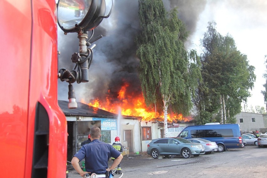Pożar warsztatu samochodowego przy ulicy Jaworzyńskiej w...