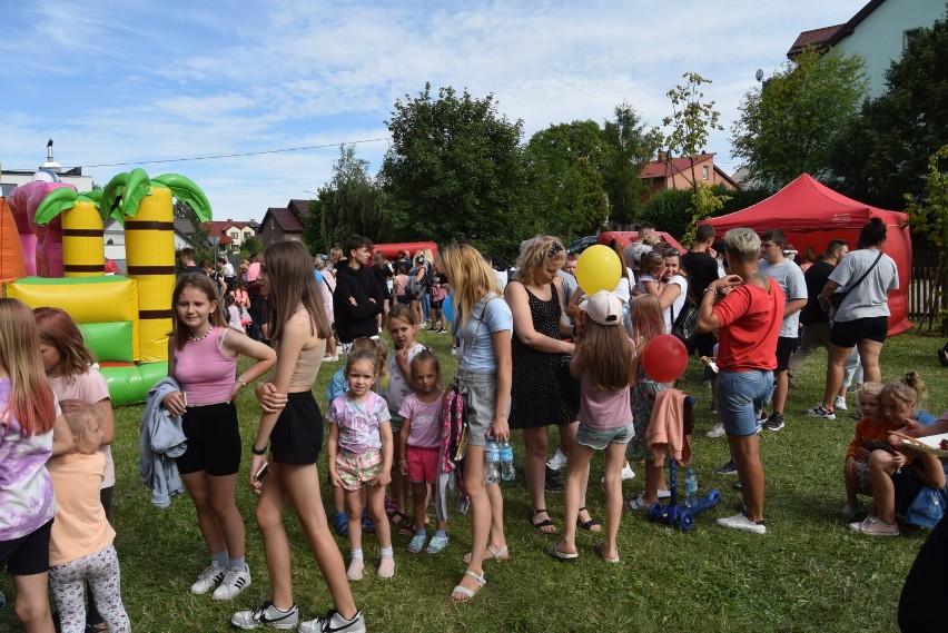 Kościerzyna. Piknik rodzinny na ul. T. Rogali w Kościerzynie (29.07.2022). Zobacz, jak bawili się mieszkańcy ZDJĘCIA