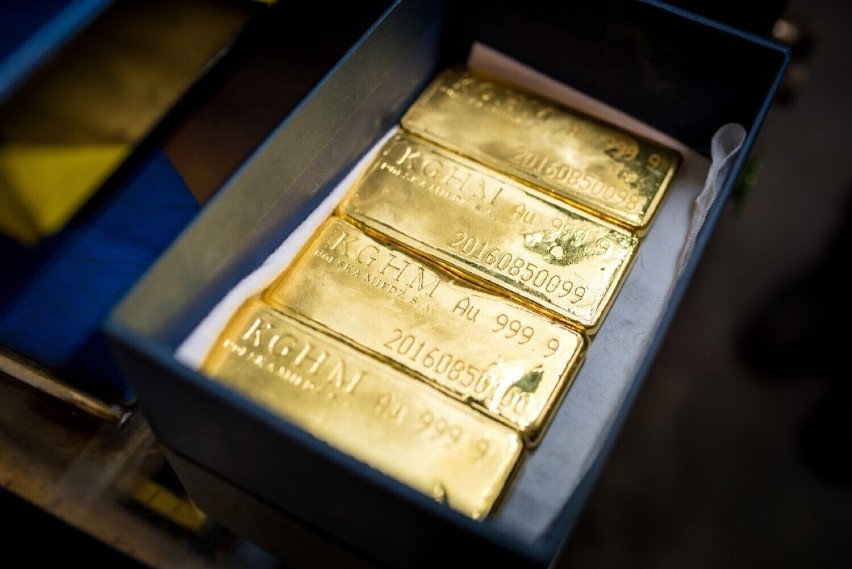 Oszuści oferują m.in. inwestycje w złoto