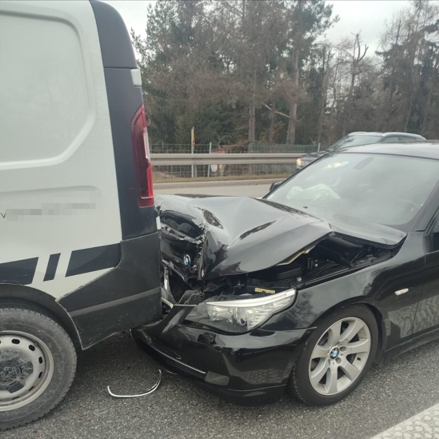 Zderzenie pojazdów na autostradzie A4