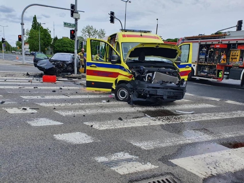 Dzisiaj około godz. 15.15 na skrzyżowaniu ul. Gen. Andersa z...