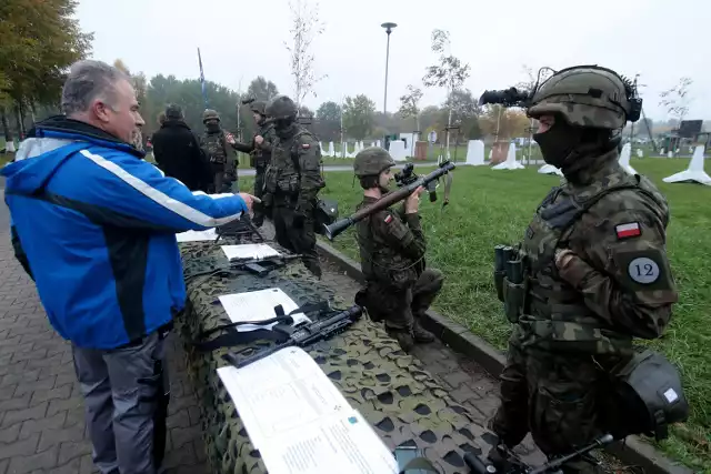 Szkolenie "Trenuj z wojskiem" odbyło się na ternie 17 jednostek wojskowych w Polsce
