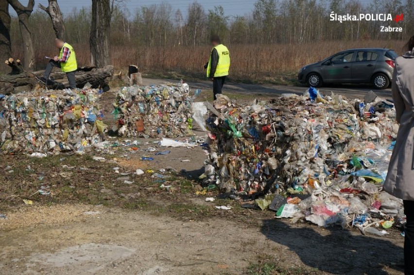 Zabrze: przewozili i wyrzucili niebezpieczne odpady. ZDJĘCIA