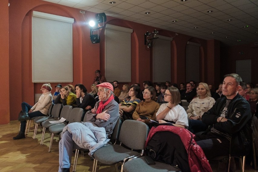 Tarnów. Andrzej Chyra czytał opowiadania Krzysztofa Maniaka[ZDJĘCIA]