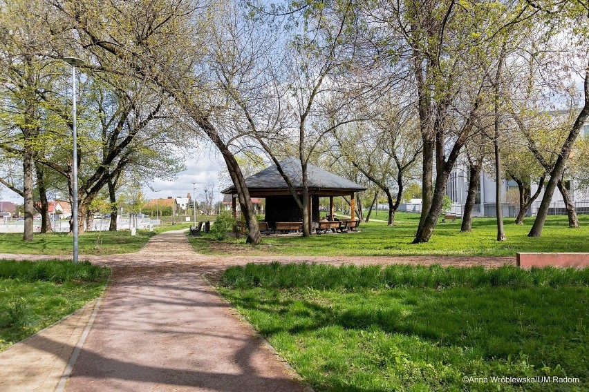 Tężnia solankowa w parku na Obozisku w Radomiu już działa! Skorzystaj ma świetny wpływ na zdrowie
