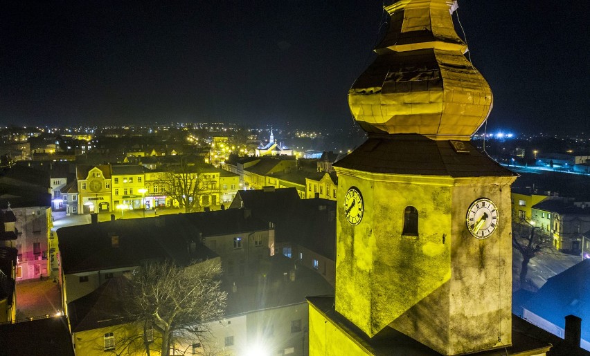 Lubliniec: zobaczcie nasze miasto nocą. Sfotografował je za pomocą drona Robert Neumann [zdjęcia]