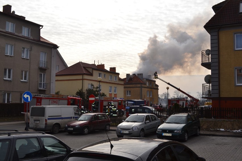 Pruszcz Gd.: Pożar domu przy SP nr 3. Rodzina straciła mieszkanie [ZDJĘCIA]