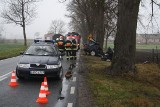 Tragiczny wypadek w Gołębiewie. 23-latek nie przeżył uderzenia w drzewo aktl. [ZDJĘCIA]