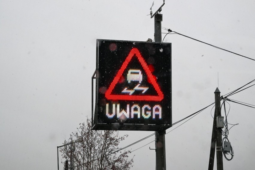 W Przemyślu spadł pierwszy śnieg. Do Polski dociera chłodne arktyczne powietrze [ZDJĘCIA]