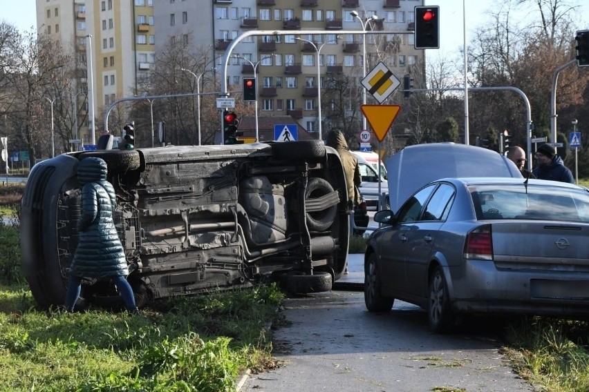 Do groźnego zderzenia doszło w poniedziałek po godzinie 11 w...