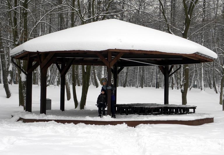 Wejherowski park pod śniegiem