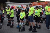 Nocna jazda na rolkach. Night Skating Konin. Rolkarze w rytm muzyki przejechali 30 kilometrów. [WIDEO i ZDJĘCIA]