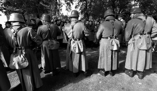 Projekt uchwały popierającej starania rządu o odszkodowania od Niemiec za straty poniesione przez Polskę podczas II wojny światowej przygotowali radni Prawa i Sprawiedliwości w Lesznie.