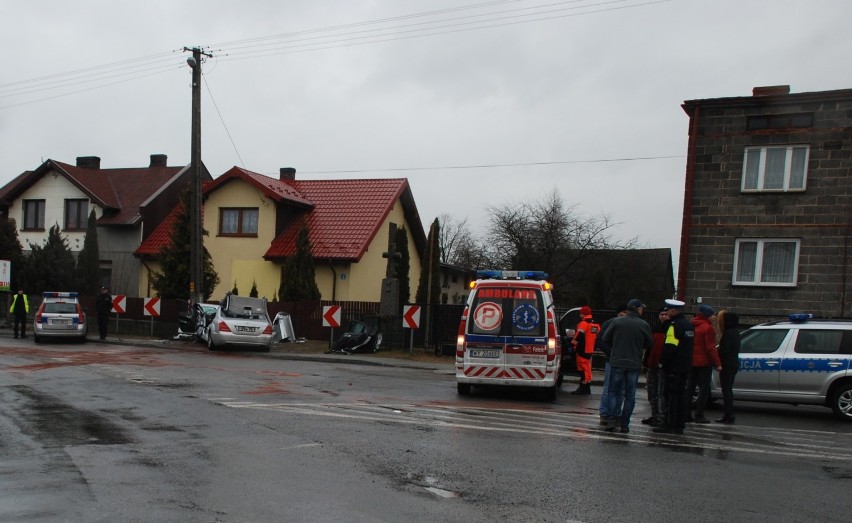 Śmiertelny wypadek w Szczytach. Zginęła 73-letnia kobieta