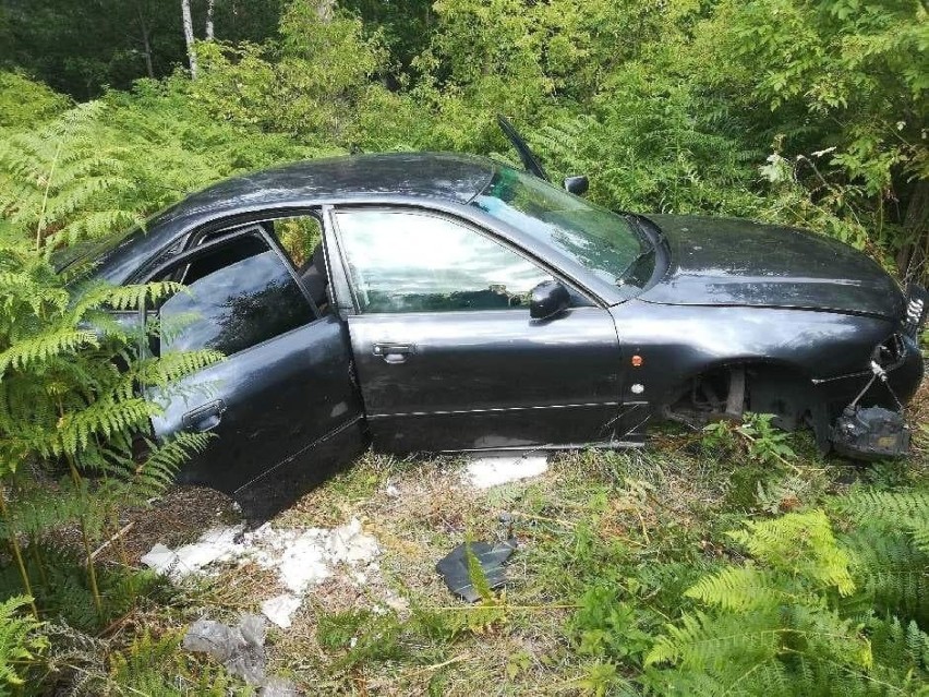 Czarne audi zostało znalezione w środę, 17 lipca, w lesie...