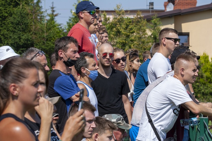 Kibice w Brzozie oglądali historyczne widowisko. Miejscowy...