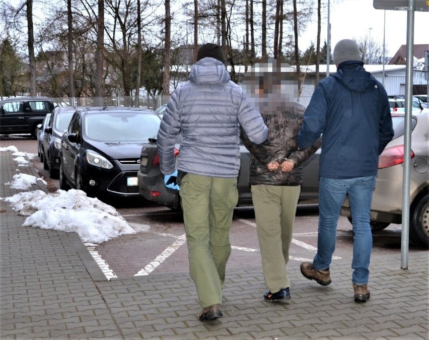 Nowy Sącz. Sądeccy policjanci zatrzymali sprawcę rozboju na 15-latku. Mężczyźnie grozi do 12 lat więzienia